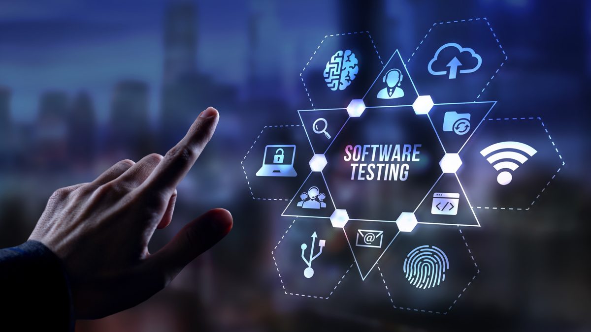 Concepto de prueba de software en una pantalla virtual